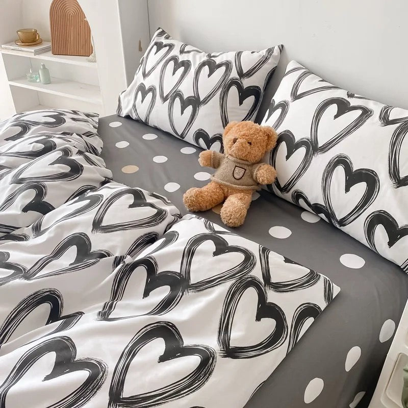 black and white hearts bedding set