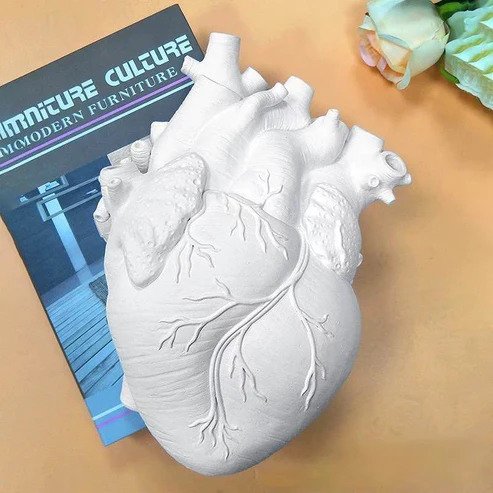 heart shaped arthoe vase