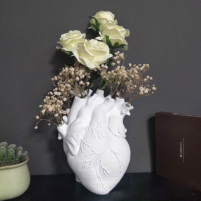 arthoe shaped vase